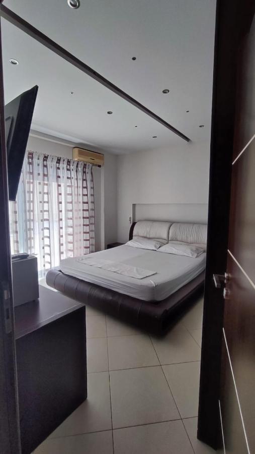 Lolu Apartment Plus Privat Parking Vlorë Exterior foto